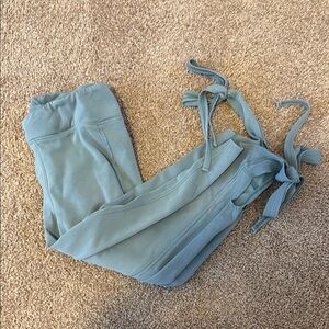 Free People Movement soft sage leggings